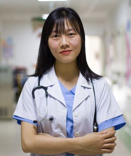 Νευροπαθολόγος που καθορίζει τη θεραπεία της αυχενικής οστεοχόνδρωσης